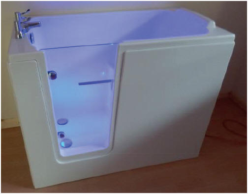 PRYIA Walk in Bath with glass side door | Ultra modern midi size walk ...